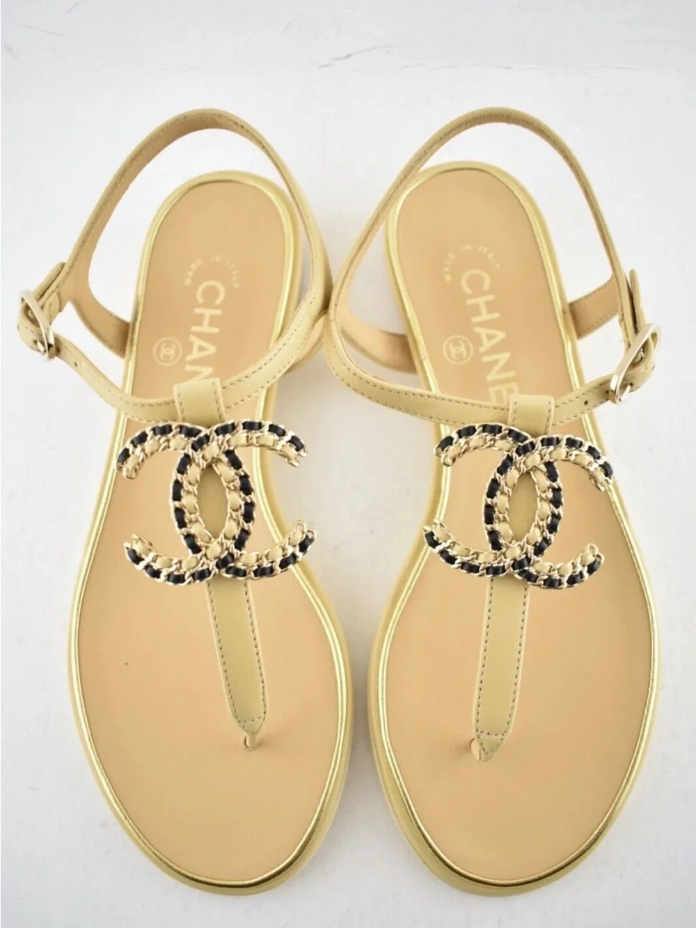 CHANEL Nude Leather Thong Sandals with Chain-Trim CC Logos